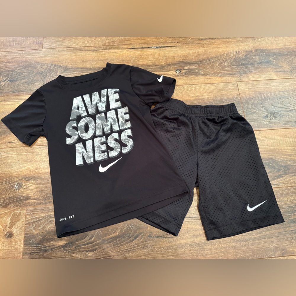 Nike Black Graphic Tee and Shorts Set Sz 6/7